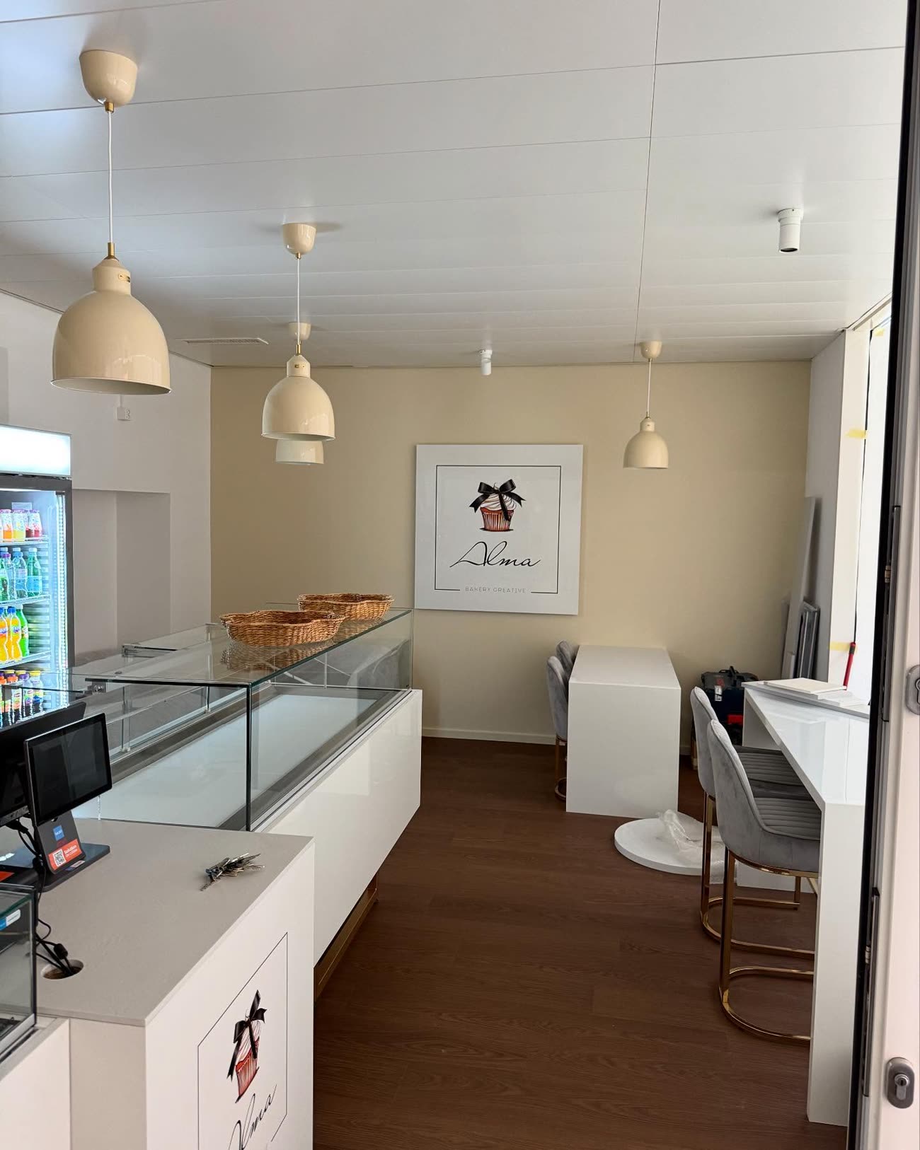 Intérieur de commerce repeint